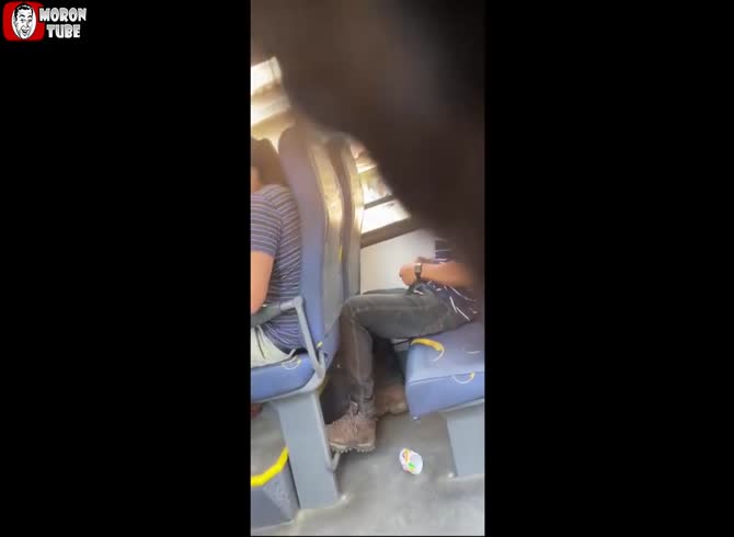 Video :The cops apprehend and beat up a public wanker